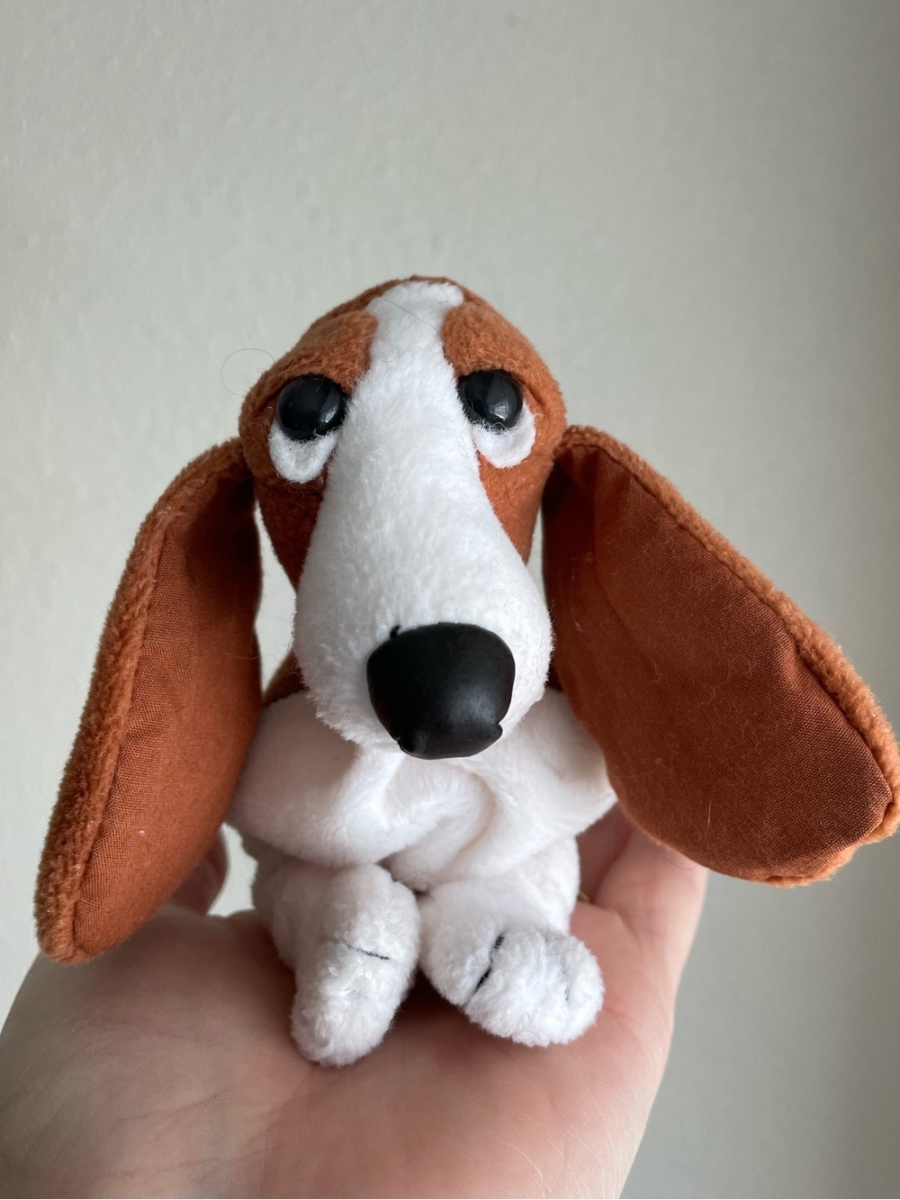 Vintage Applause Hush Puppies: Brown & White Hound Dog Beanie Plush, approx 6”